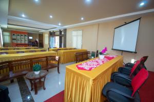Posezení v ubytování RedDoorz Syariah @ Jalan Gajah Mada Meulaboh