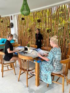 Hosté ubytování Orlowsky Discovery Candidasa Hotel + 132 fotografií