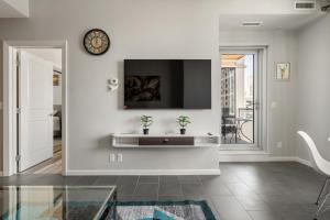 Φωτογραφία από το άλμπουμ του City View 1BR Downtown Calgary στο Κάλγκαρι +27 φωτογραφίες