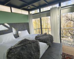 Posteľ alebo postele v izbe v ubytovaní Sevinc with Forest View - Cloud Nine and a Half