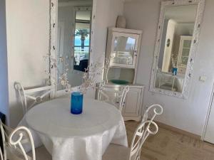 Φωτογραφία από το άλμπουμ του Appartement sur la Plage, Le Royal Beach σε Saint-Laurent-du-Var +18 φωτογραφίες