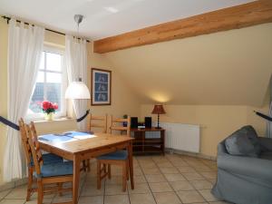 Posezení v ubytování Bernsteinhaus, 850m zum Strand, mit Balkon, WLAN + 43 fotografií