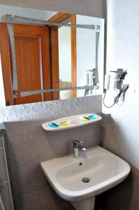 A bathroom at El Mena Grand