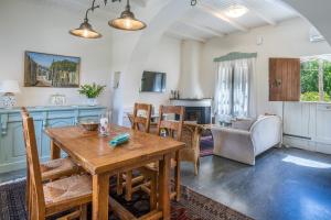 TV a/nebo společenská místnost v ubytování Carissa house in Crete