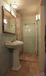 Kupatilo u objektu Cool 1 Bedroom Prokopska apartment in Mala Strana