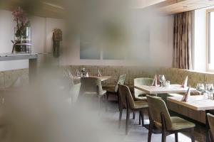 A seating area at Hotel Neuwirt