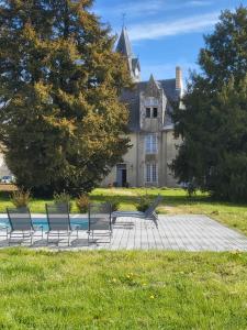 Fotografia z galérie ubytovania ANCIEN PRESBYTERE v destinácii Coulans-sur-Gée