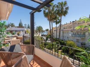 Balkón alebo terasa v ubytovaní Castiglione luxury beachfront duplex penthouse