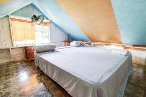 Postel nebo postele na pokoji v ubytování My Little Cabin In Negril, cabin
