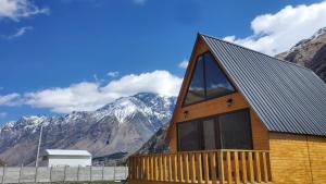 Ein allgemeiner Bergblick oder ein Berglick von des Chalets aus