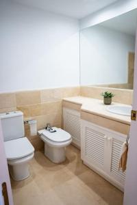 Łazienka w obiekcie Los Piños, 2 Bedroom Apartment with panoramic view