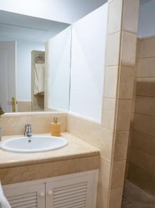 Łazienka w obiekcie Los Piños, 2 Bedroom Apartment with panoramic view