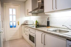 Kuchnia lub aneks kuchenny w obiekcie Los Piños, 2 Bedroom Apartment with panoramic view