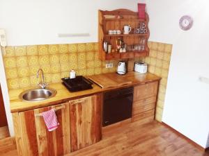 Studio Apartment Erlengrund tesisinde mutfak veya mini mutfak