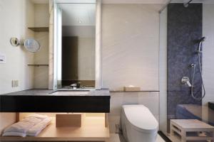 Bilik mandi di Gamalan Star Hotel