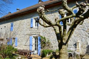 Afbeelding uit fotogalerij van Maison Maliga J&G House in Saint-Pierre-de-Curtille +86 foto's