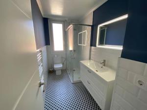 Ванная комната в Precioso apartamento, exterior, soleado, air contr