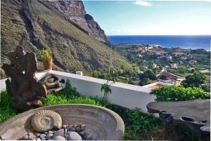 a view of the ocean from a house at La Galería in Calera