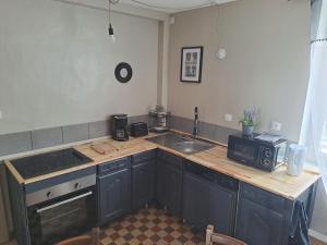 Fotografia z galérie ubytovania LES ASPRES - Maison 7 personnes v destinácii Notre-Dame-dʼAspres