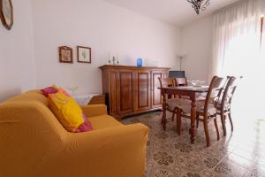 Χώρος καθιστικού στο Il Faro 1 - Pineto Vacanza