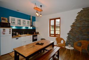 Afbeelding uit fotogalerij van Maison Maliga J&G House in Saint-Pierre-de-Curtille