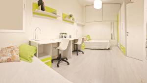 a white room with a desk and a sink in it at SPACE CENTER MADRID in Madrid