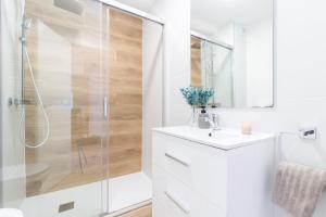 Fotografie z fotogalerie ubytování Apartamento Con Piscina y Gran Terraza con Vistas - Muy cerca de la playa, el centro y la estación v destinaci Vilassar de Mar