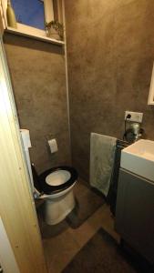 Koupelna v ubytování Tuinhuisje in het groen + 21 fotografií