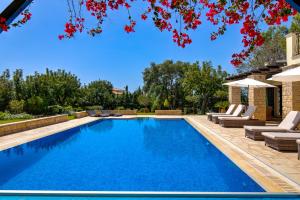 Gallery image of 4 bedroom Villa Galinios with large private pool, Aphrodite Hills Resort in Kouklia