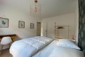 Posteľ alebo postele v izbe v ubytovaní Spacious and bright nest in Hérouville-saint-Clair