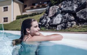 Bazén v ubytování Familienresort Ellmauhof - das echte All Inclusive nebo v jeho okolí