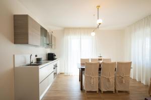 A kitchen or kitchenette at Tenuta dei Franceschi