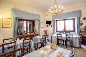 TV a/nebo společenská místnost v ubytování Hotel Primavera