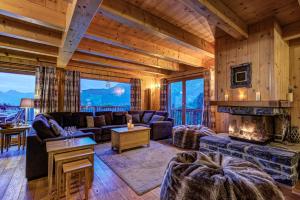 Χώρος καθιστικού στο Chalet la Couronne