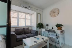 Istumisnurk majutusasutuses Hullidays - Trinity Studio Apt.