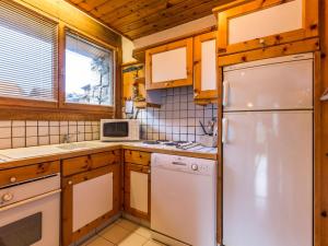 Kuchnia lub aneks kuchenny w obiekcie Appartement Val-d'Isère, 3 pièces, 5 personnes - FR-1-694-217