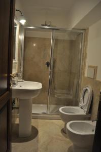 Bilik mandi di Buonincontro Apartment +31 gambar
