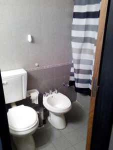 Vonios kambarys apgyvendinimo įstaigoje Parana 500