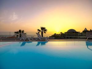 Bazén v ubytovaní Adrián Hoteles Colón Guanahaní Adultos Only alebo v jeho blízkosti