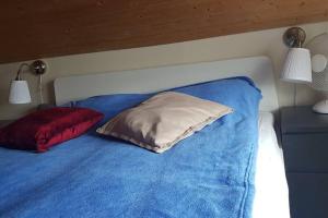 Cama ou camas em um quarto em Cosy cabin near Hraunfossar