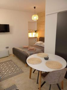 TV/trung tâm giải trí tại Ide-Odú Apartman