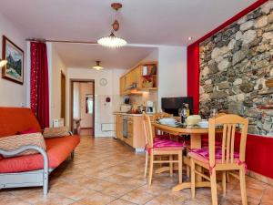 Kuchyň nebo kuchyňský kout v ubytování Apartmaji Jakob 1