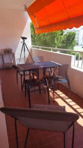 Zdjęcie z galerii obiektu Condo with direct access to the beach w Hyères