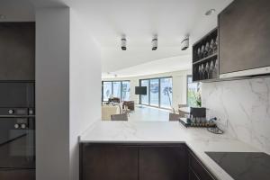 Fotografia z galérie ubytovania Somptueux appartement 153m2 - First Croisette 501 - 3BR6p v Cannes