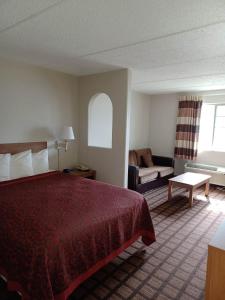 Postel nebo postele na pokoji v ubytování Days Inn & Suites by Wyndham Laredo