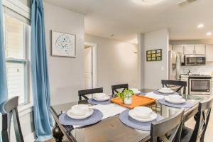 Fotografie z fotogalerie ubytování Cozy Home Minutes to Beaches v destinaci Navarre
