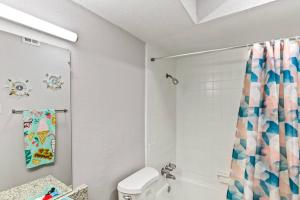 Ένα μπάνιο στο Longer term option 1 Bed by Clear Lake, NASA and Kemah +8 φωτογραφίες