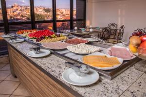 Comida no hotel ou em algum lugar perto