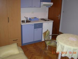 Una cocina o zona de cocina en Apartment Karmen