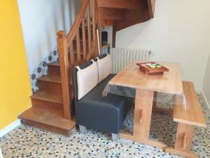 Posezení v ubytování Gîte Atypique avec jacuzzi